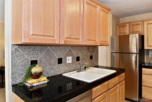 Foto del edificio - 1267 Lafayette St