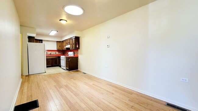 Building Photo - 802 S 27th St
