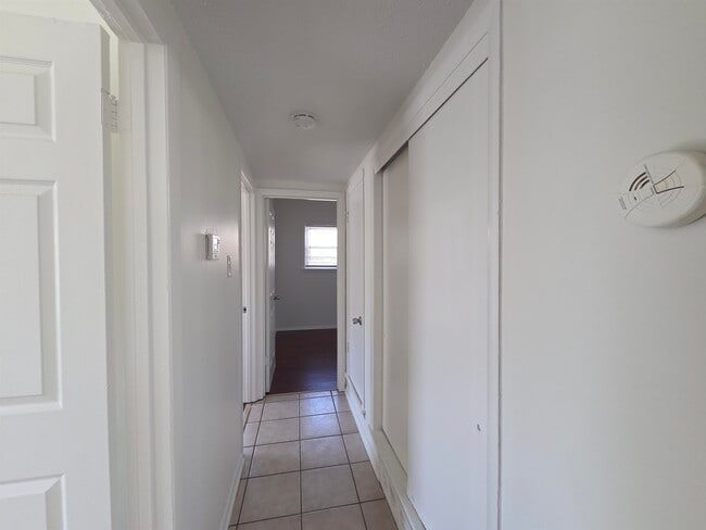 Building Photo - 4638 Appleville St