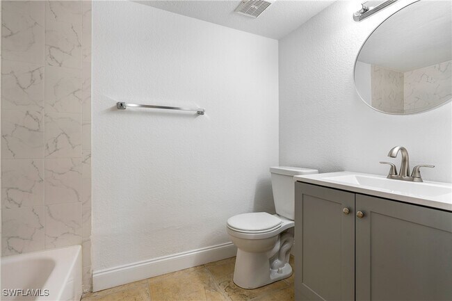 Foto del edificio - 108 Santa Clara Dr