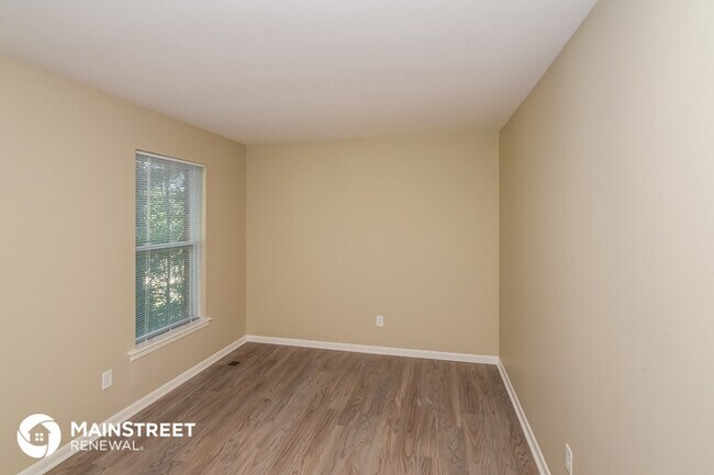 Building Photo - 2709 6th St NE