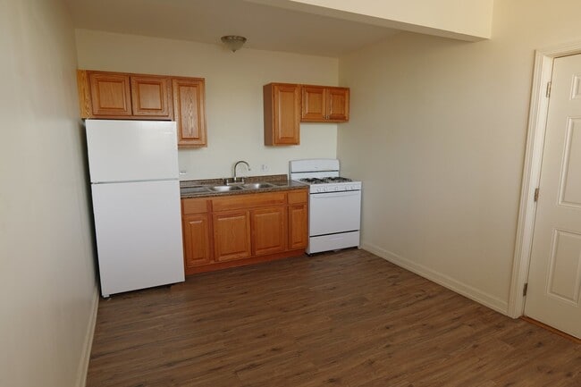 Building Photo - 8103 S Loomis Blvd