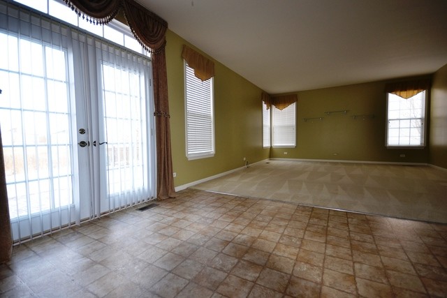 Building Photo - 6601 Majestic Way