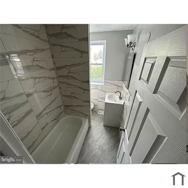 Foto del edificio - 4944 W Stiles St