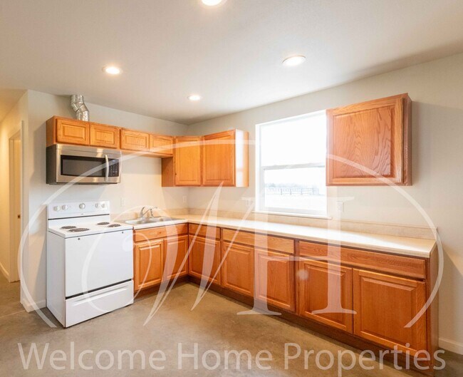 Foto del edificio - Country Home with Optional Horse Paddock Stalls