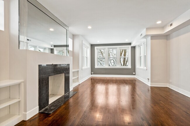 Foto del edificio - 2657 W Coyle Ave