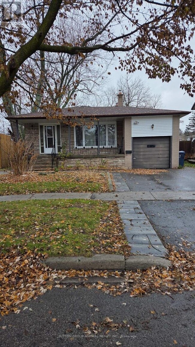 Building Photo - 42 Donnacona Crescent