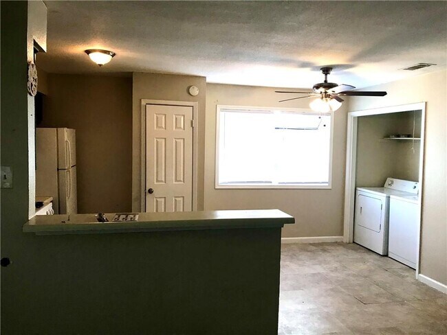 Building Photo - 2303 Cedrick Cove