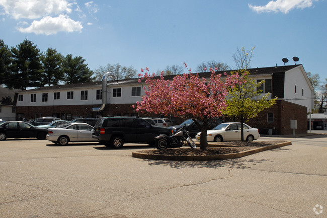 Foto del edificio - Pequannock Mini Mall Apartments