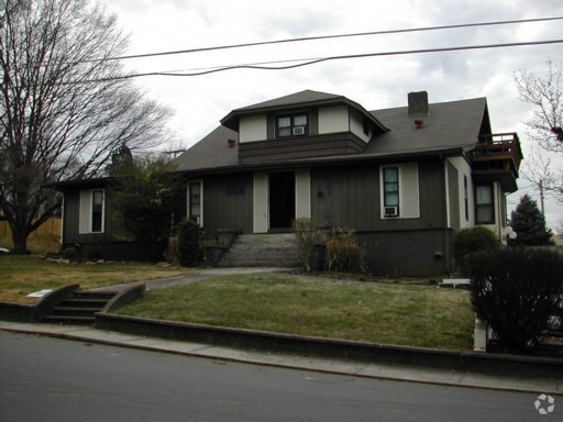 Building Photo - 207 Cunningham St