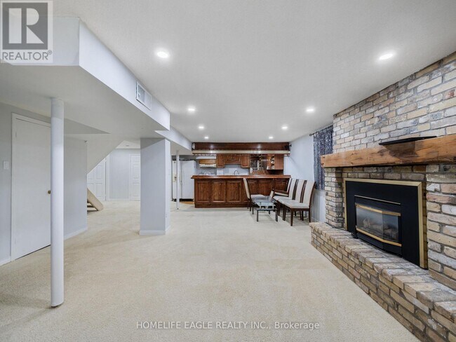 Building Photo - 755 Pebble Ct