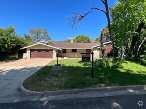 Building Photo - 5070 Doren Dr