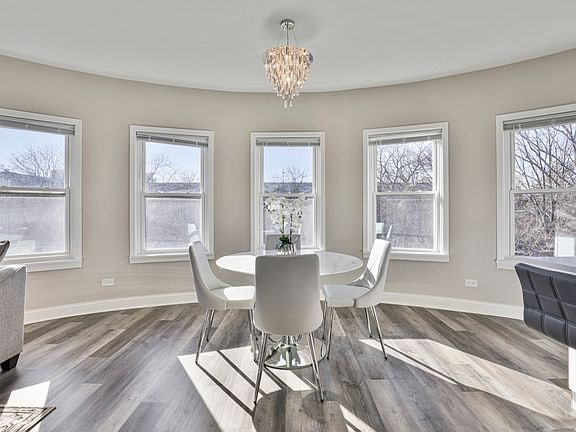 Foto del edificio - 1111 Bonnie Brae Pl