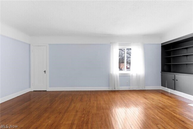 Building Photo - 876 Eloise Dr