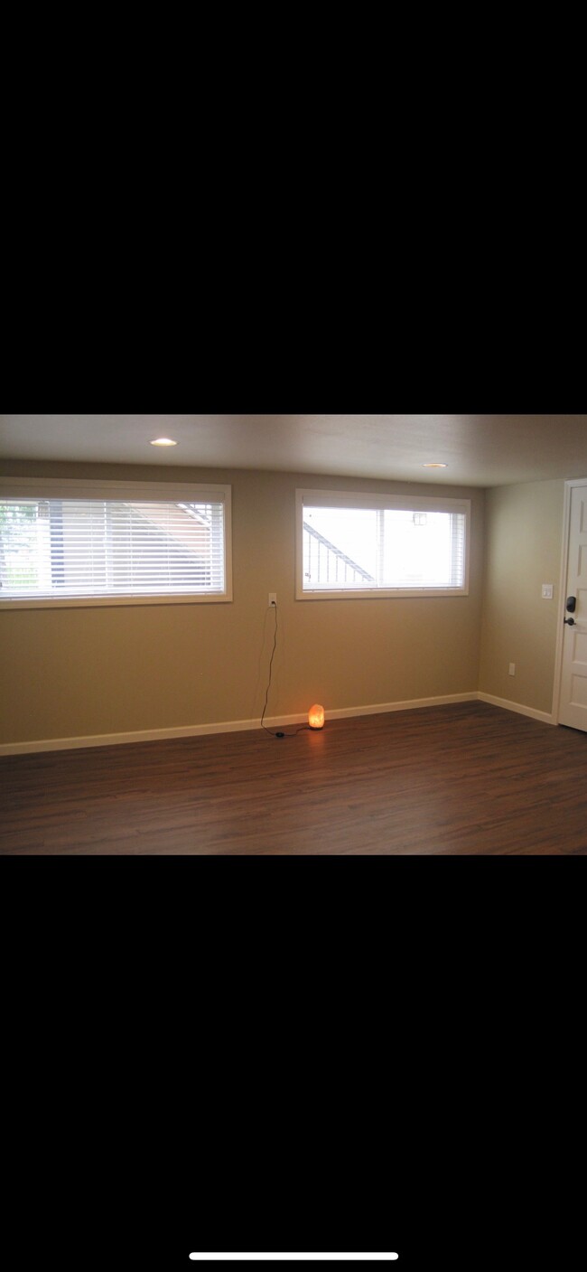 Living room - 20010 Marine View Dr SW