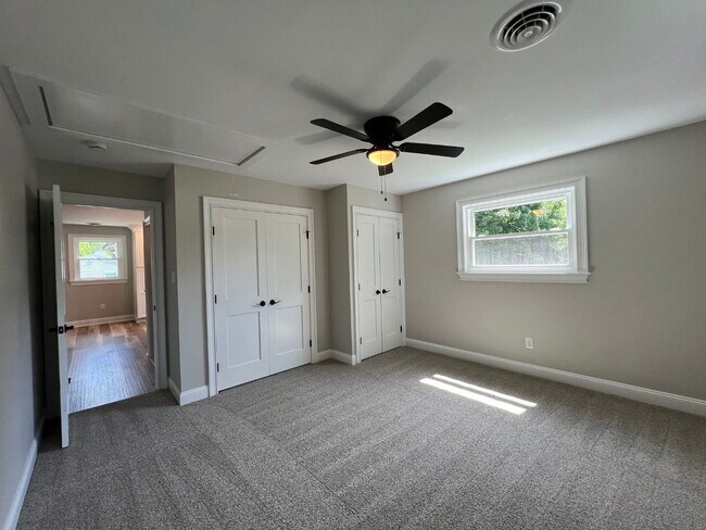 Building Photo - 327 Garden Ave