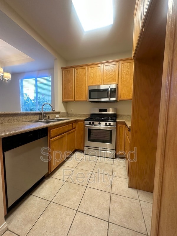 Building Photo - 5716 Whitsett Ave