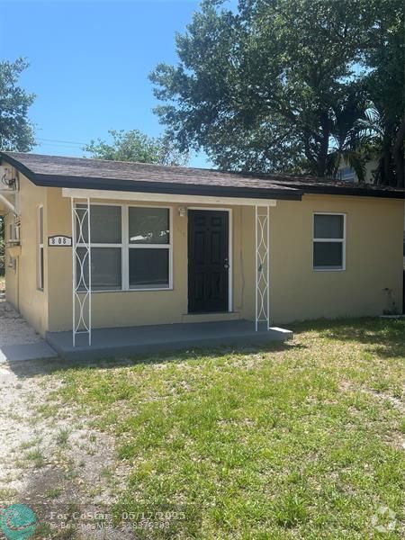 Building Photo - 808 NW 3rd Ave