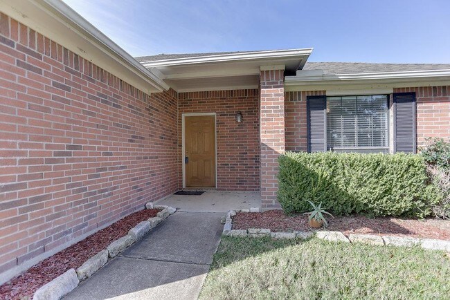 Building Photo - 9319 Parkmore Dr