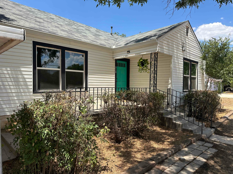 Primary Photo - 310 College Dr
