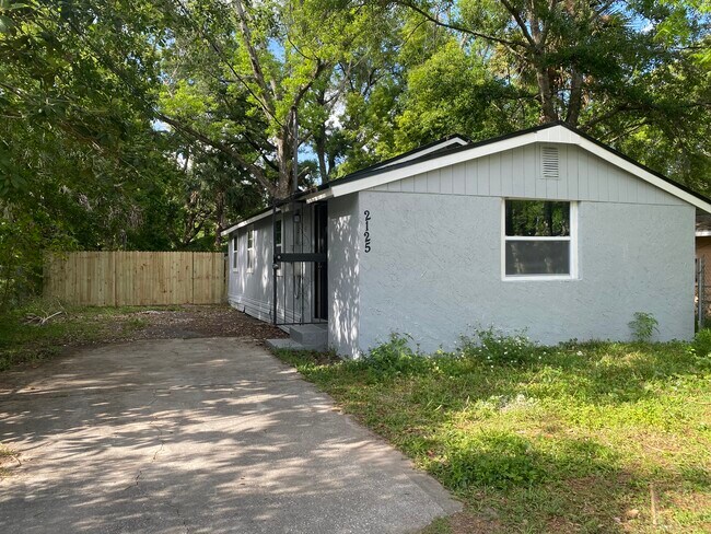 Building Photo - 2125 Morehouse Rd