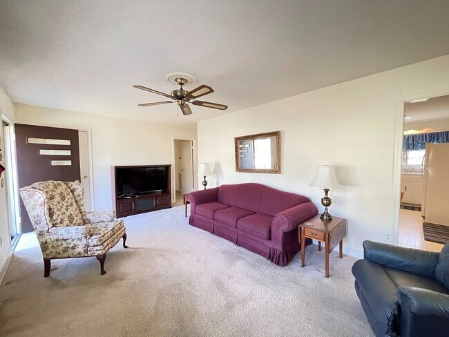 Foto del edificio - Fully Furnished~All Inclusive~Waiting For YOU!