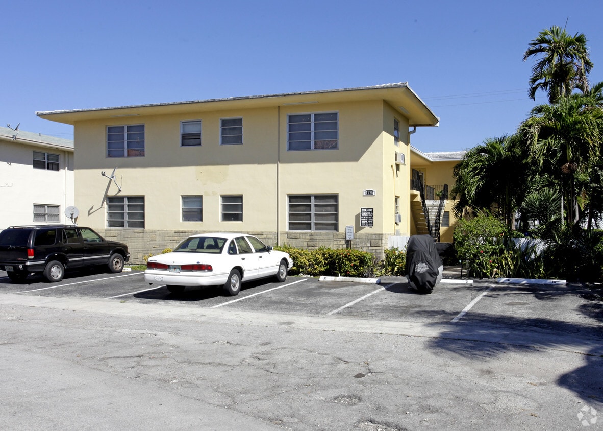 Building Photo - 1775 NE 116th Rd