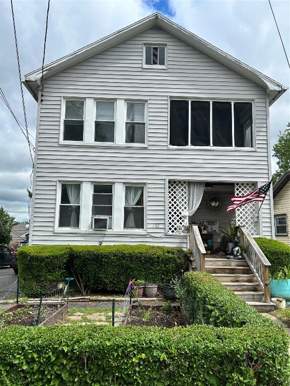 Primary Photo - 205 Riverside Dr