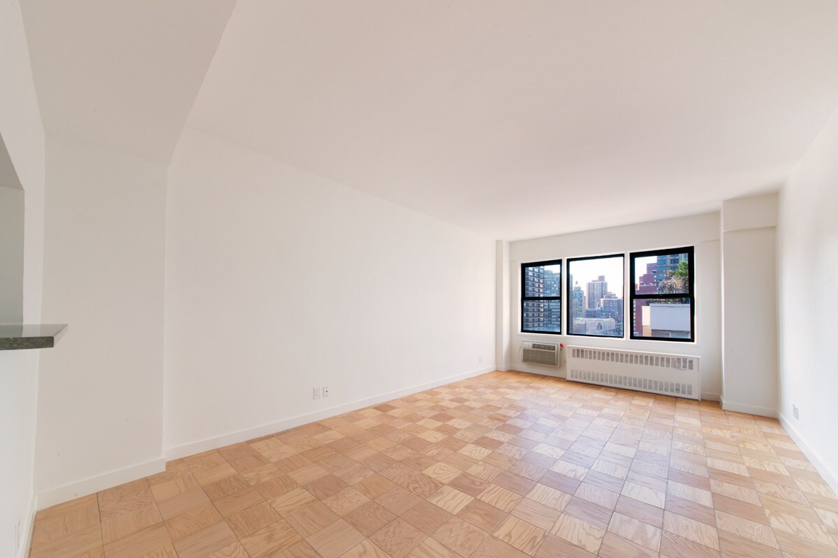 Foto principal - 236 E 36th St