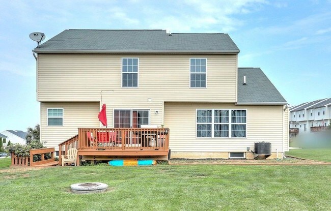 Building Photo - 2071 Patriot St