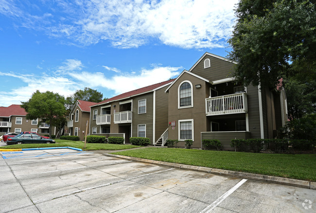 Building Photo - St. James Crossing