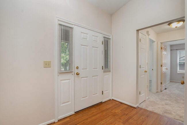 Foto del edificio - 7393 Maybury Ct