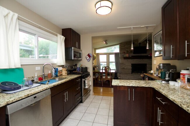 Building Photo - 55 Jeffrey