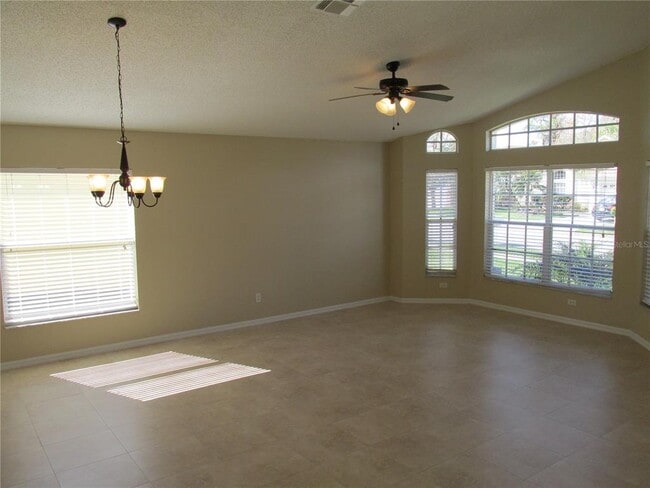 Building Photo - 1524 Maximilian Dr