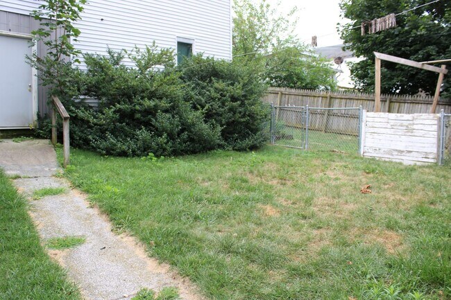 Foto del edificio - 230 W Broadway