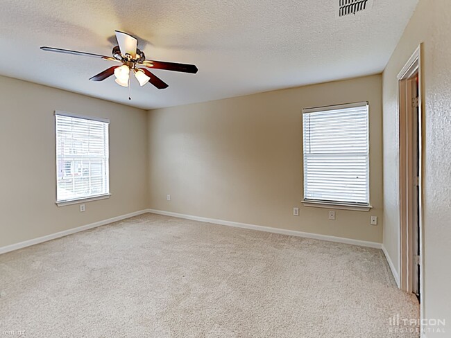 Building Photo - 11247 Country Canyon