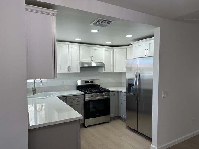 Foto del edificio - 79041 Avenue 42