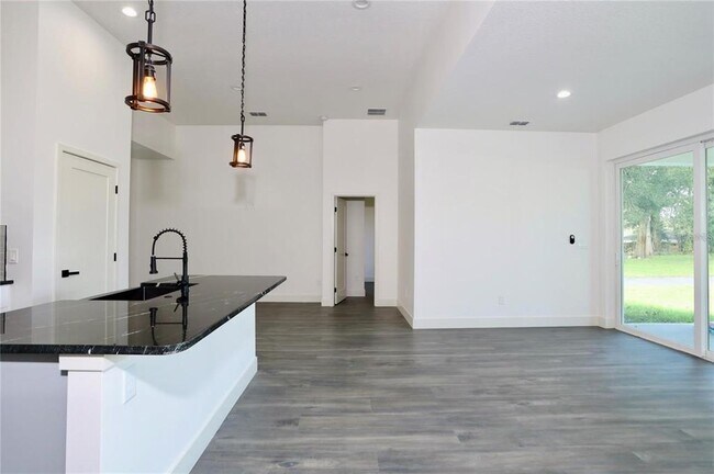 Building Photo - 1725 Gayle Ridge Dr