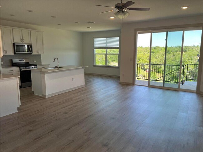 Foto del edificio - 2036 Centerline Ln