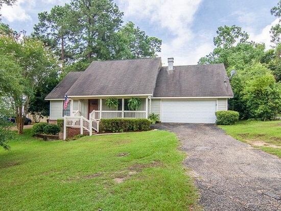 Primary Photo - 200 Ridgewood Dr