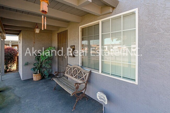 Building Photo - Manteca