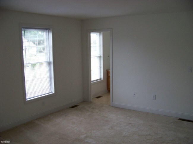 Building Photo - 133 Marathon Way