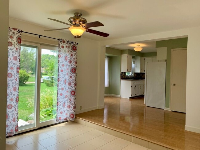 Building Photo - 14865 Pershing Dr