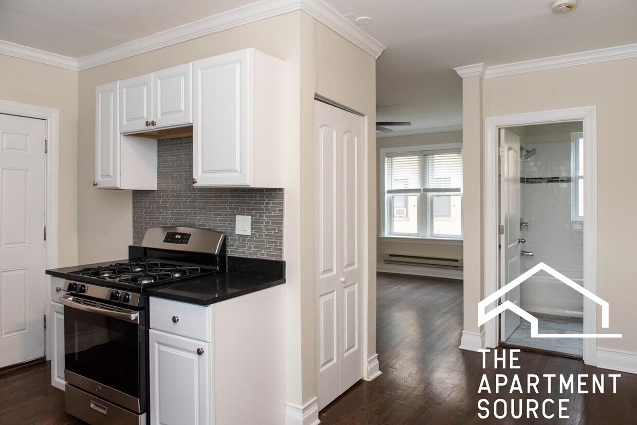 Foto principal - 3817.5 N Greenview Ave