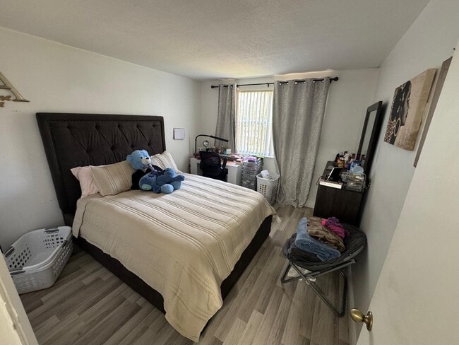 Foto del edificio - 8955 Wiles Rd