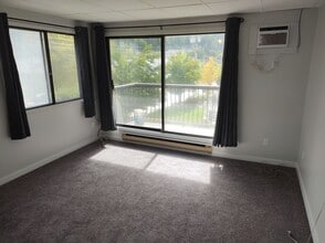 Building Photo - 571 Shuswap St S