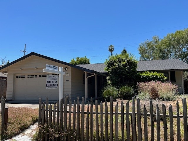 Primary Photo - 712 W Knickerbocker Dr