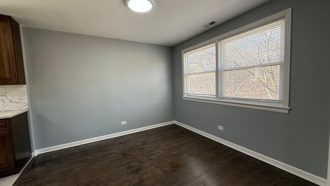 Foto del edificio - 5843 N Cicero Ave