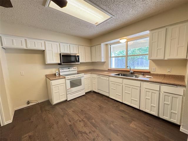 Foto del edificio - 6609 Oaklawn Dr