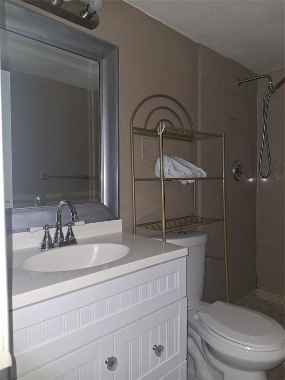 Building Photo - 10037 Winding Lake Rd